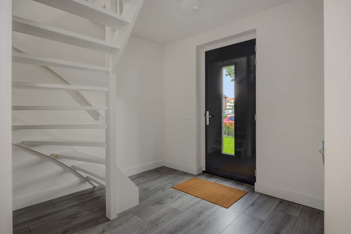 Foto 13 van van Meeuwenstraat 10