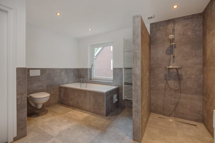 Foto 14 van van Meeuwenstraat 10