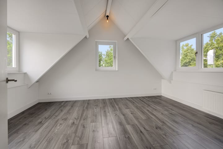 Foto 19 van van Meeuwenstraat 10