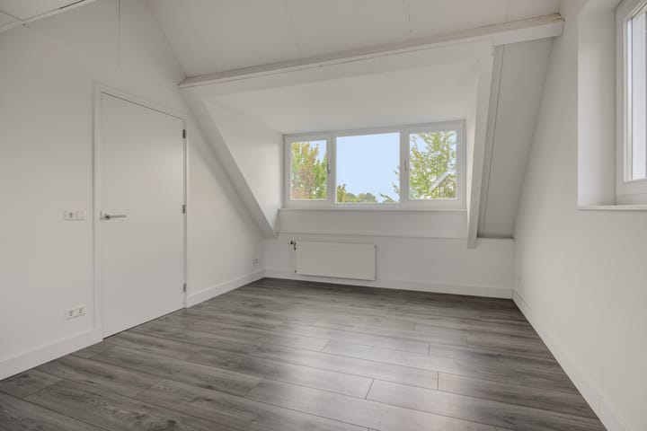 Foto 21 van van Meeuwenstraat 10