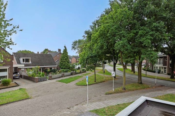 Foto 27 van van Meeuwenstraat 10