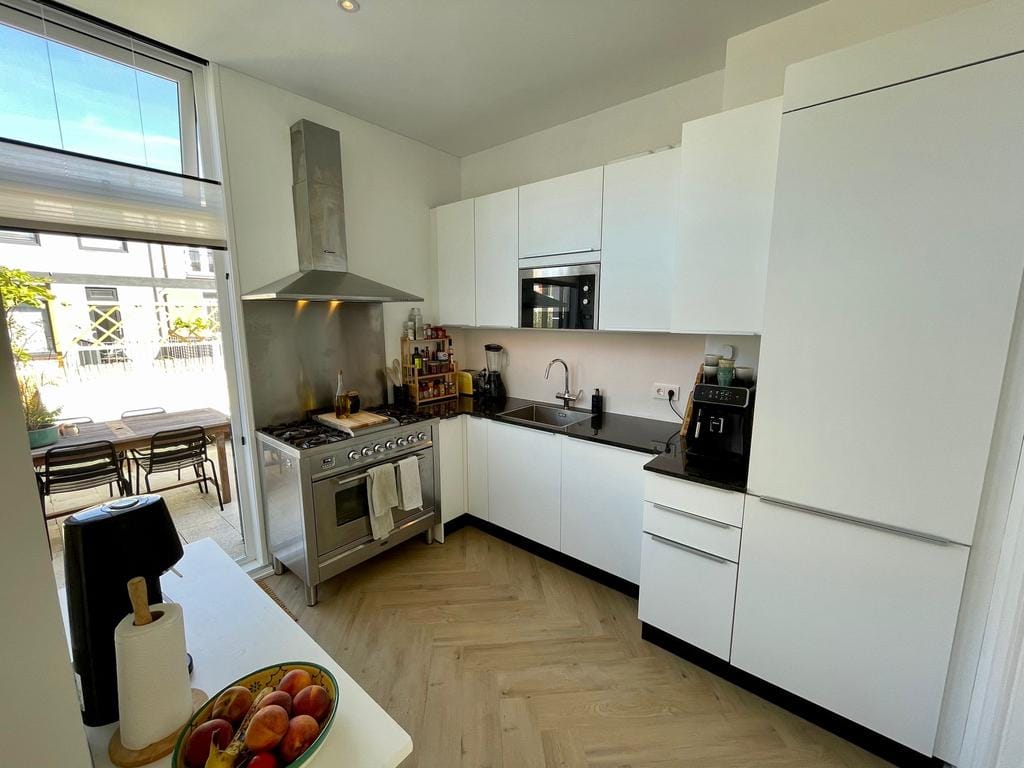 Photo 8 of Van Egmondstraat 93
