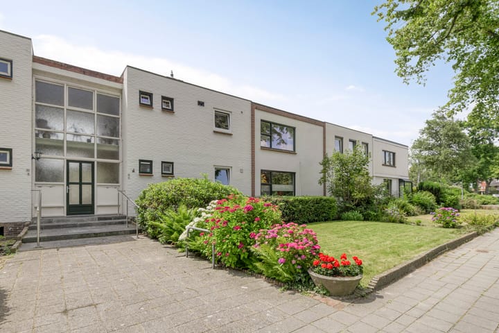 Foto 2 van Julianalaan 12