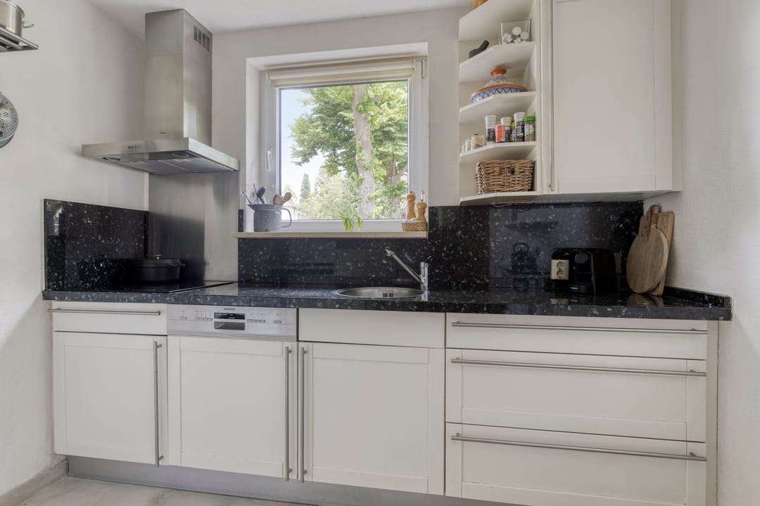 Photo 16 of Julianalaan 12