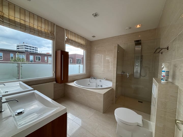 Photo 16 of Wilhelminastraat 55