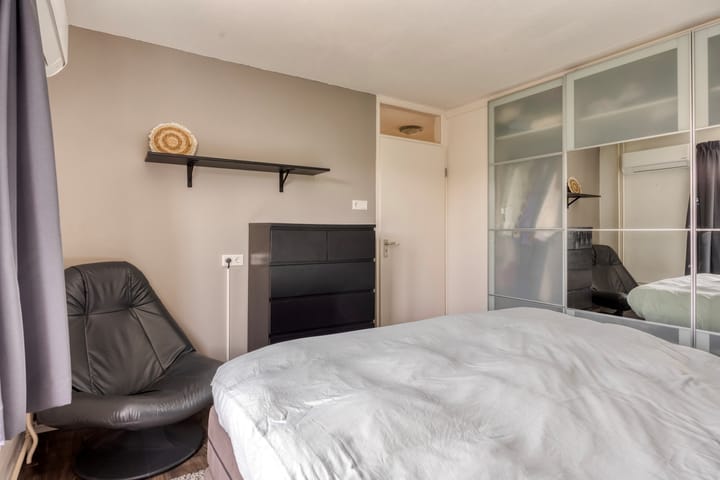 Foto 14 van Van der Duyn van Maasdamstraat 13