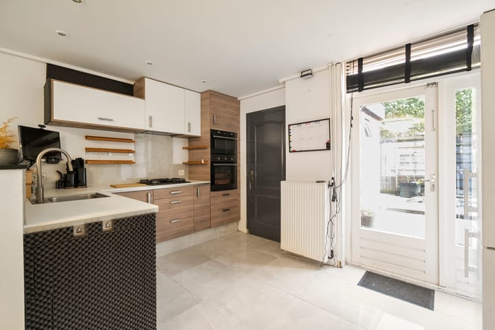 Foto 10 van Diaconiestraat 27