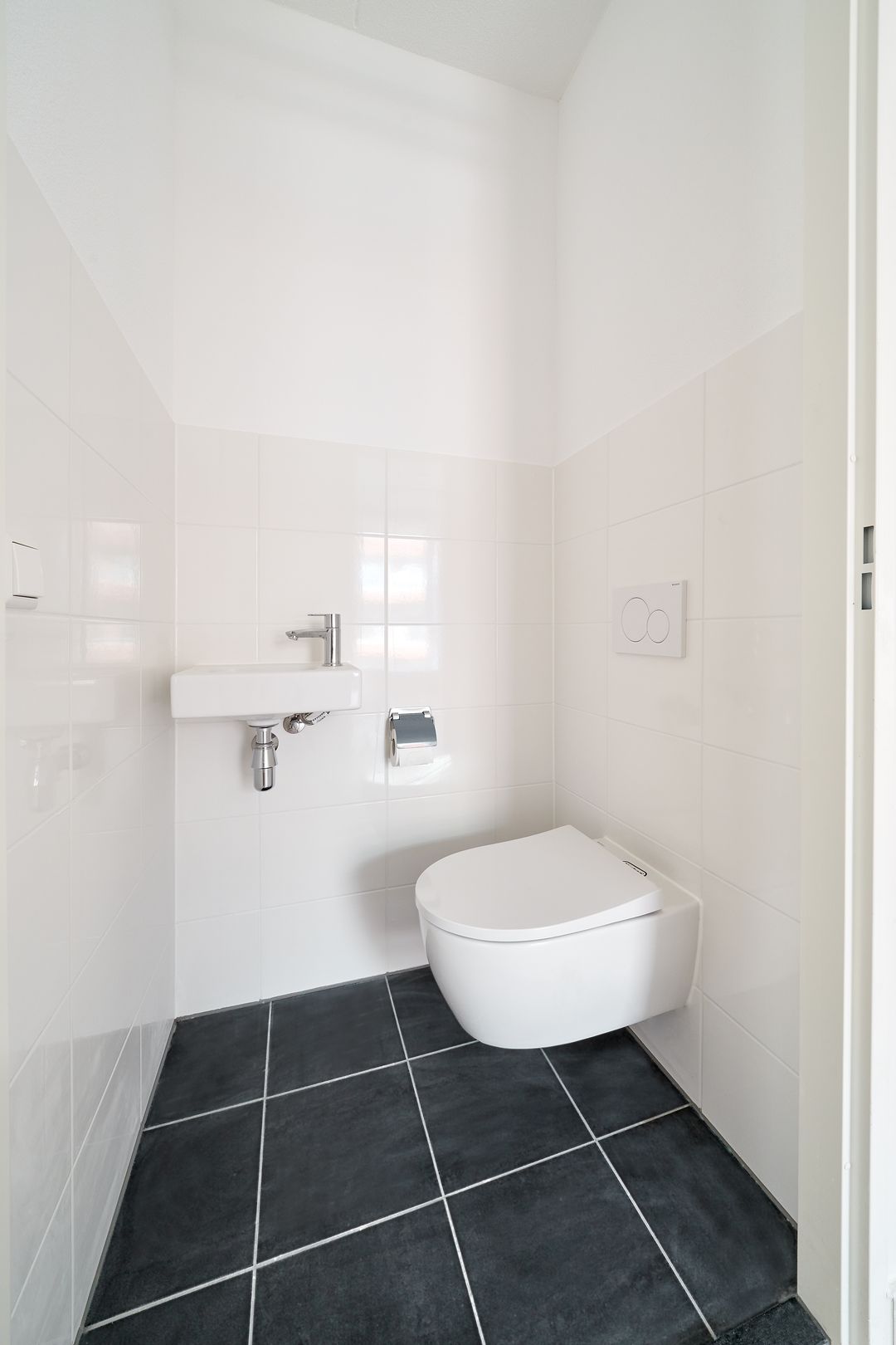 Photo 13 of Dokter van Nieveltweg 5-B