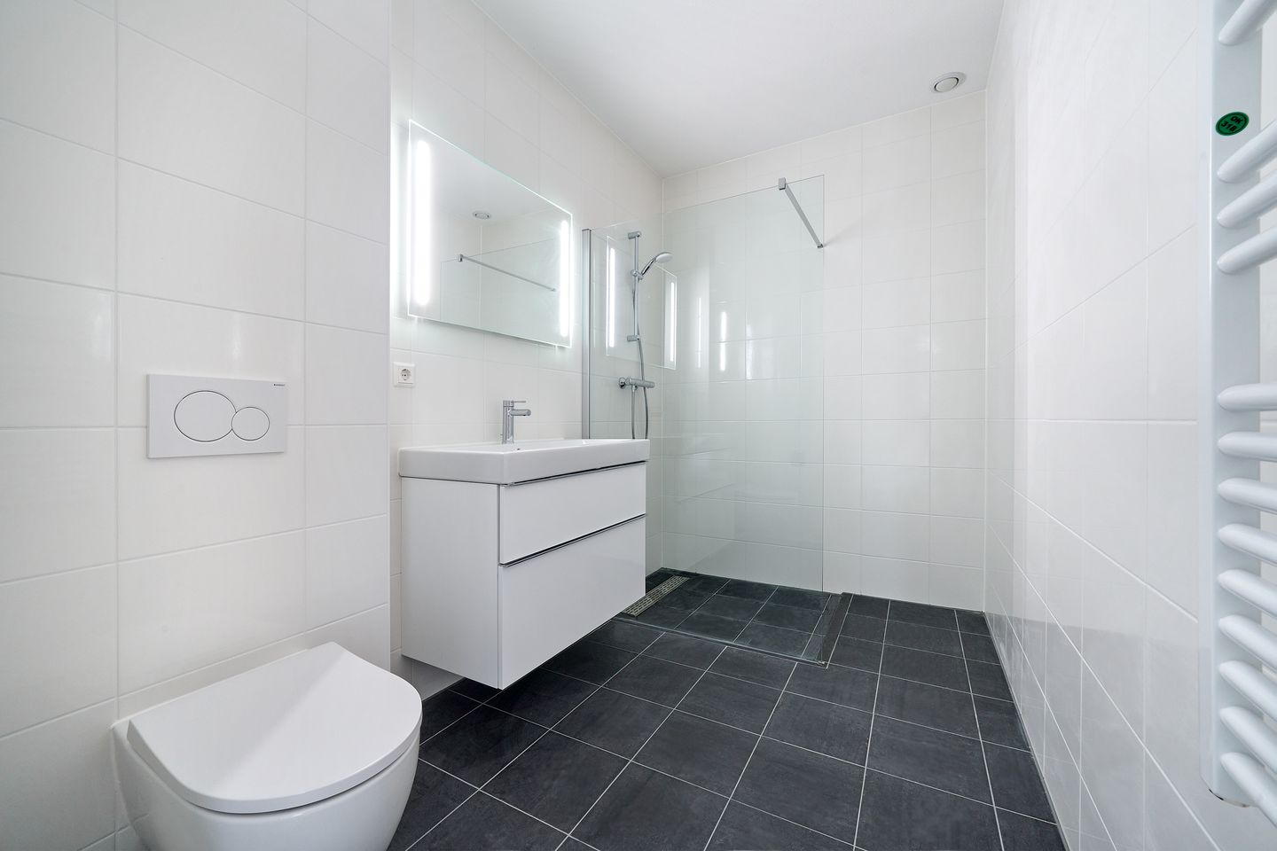 Photo 14 of Dokter van Nieveltweg 5-B