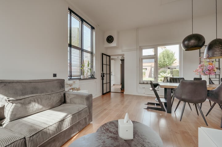 Photo 11 of Zuiddijkstraat 11