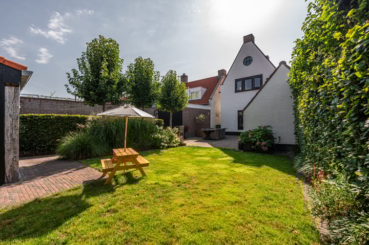 Photo 30 of Zuiddijkstraat 11