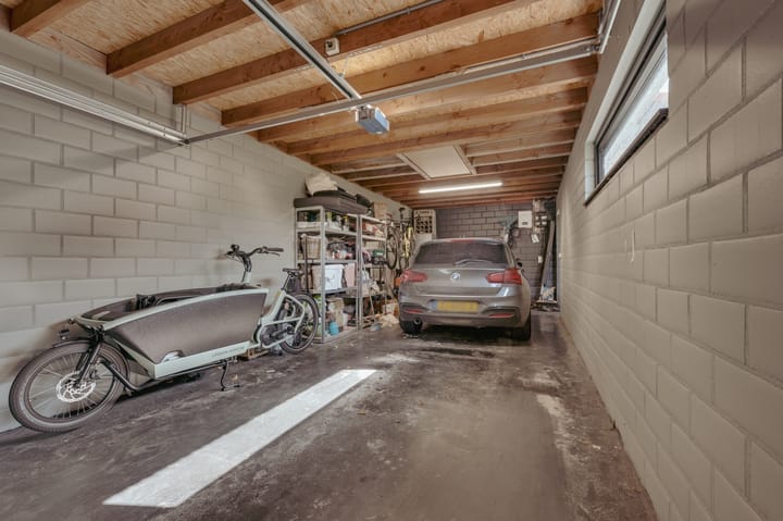 Photo 37 of Zuiddijkstraat 11