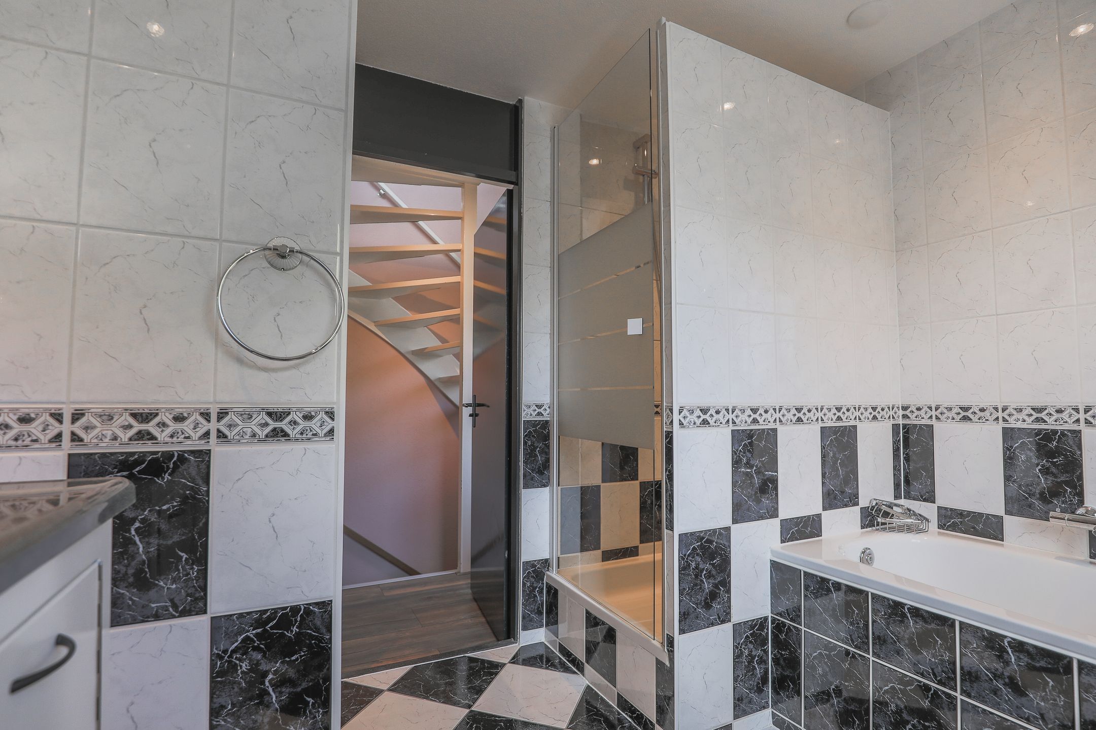 Photo 33 of Douwe Brouwerweg 24