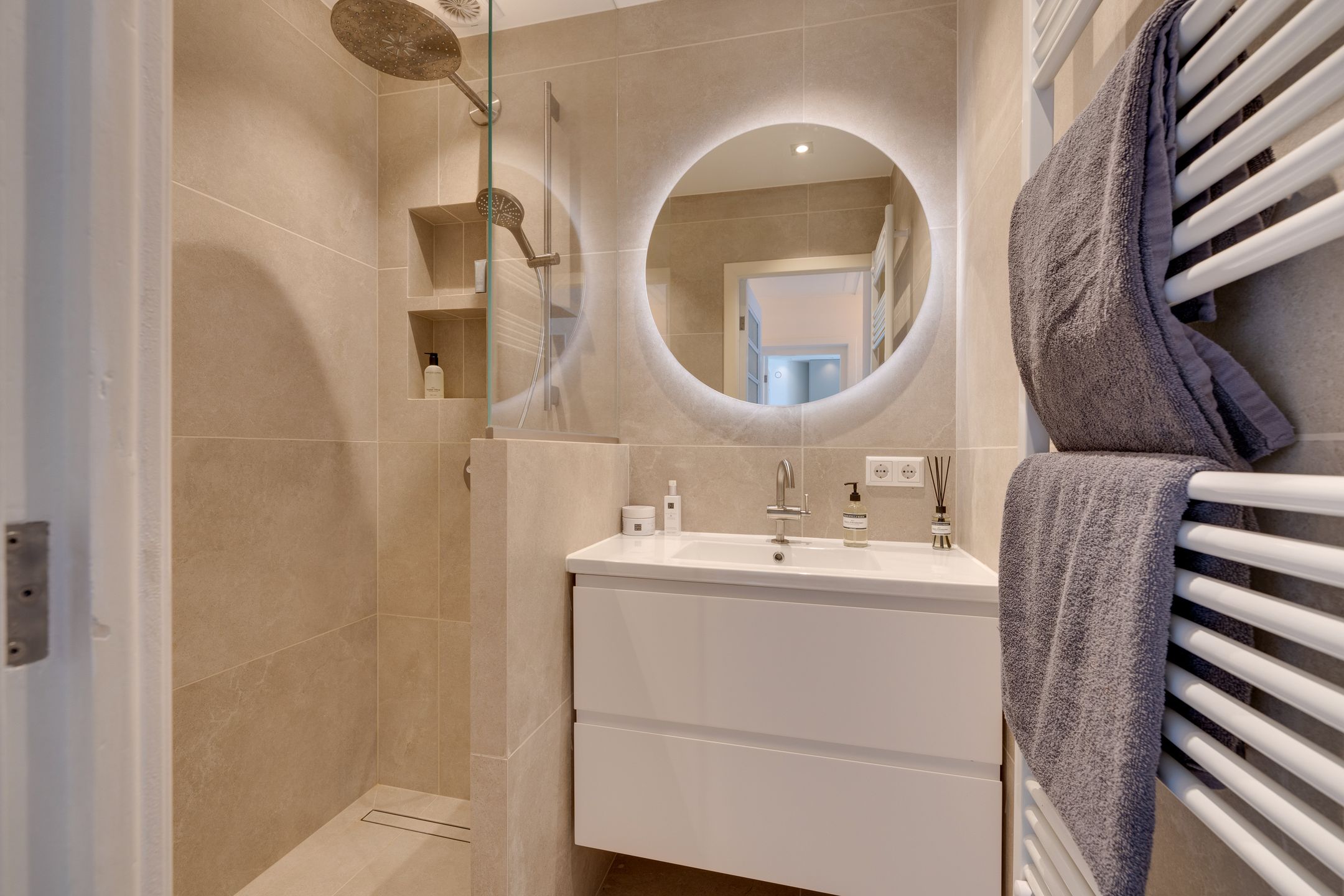 Photo 42 of Geulstraat 7-A2