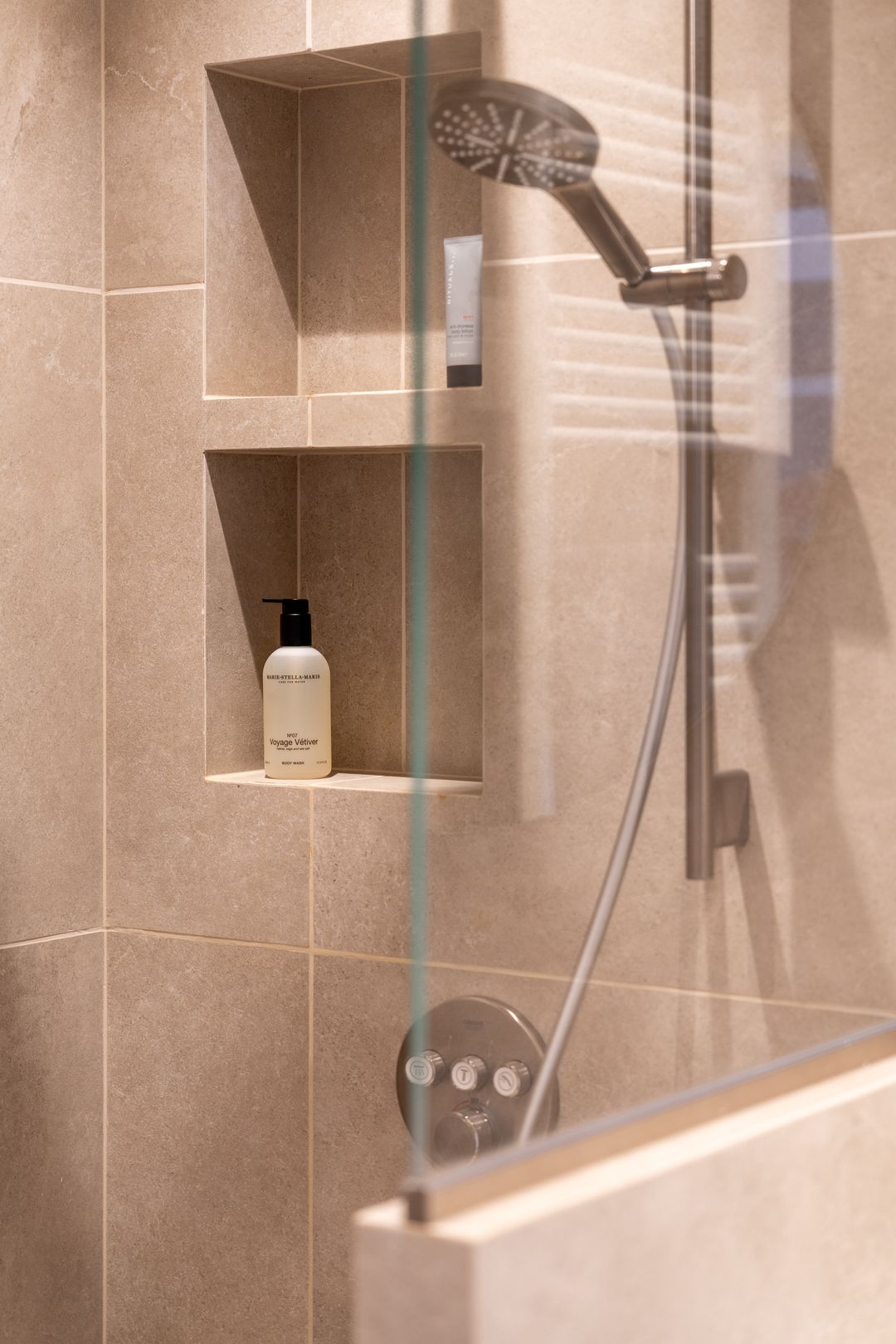 Photo 43 of Geulstraat 7-A2