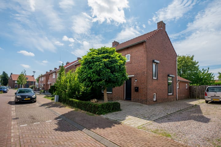 Foto 1 van Plantsoenstraat 5