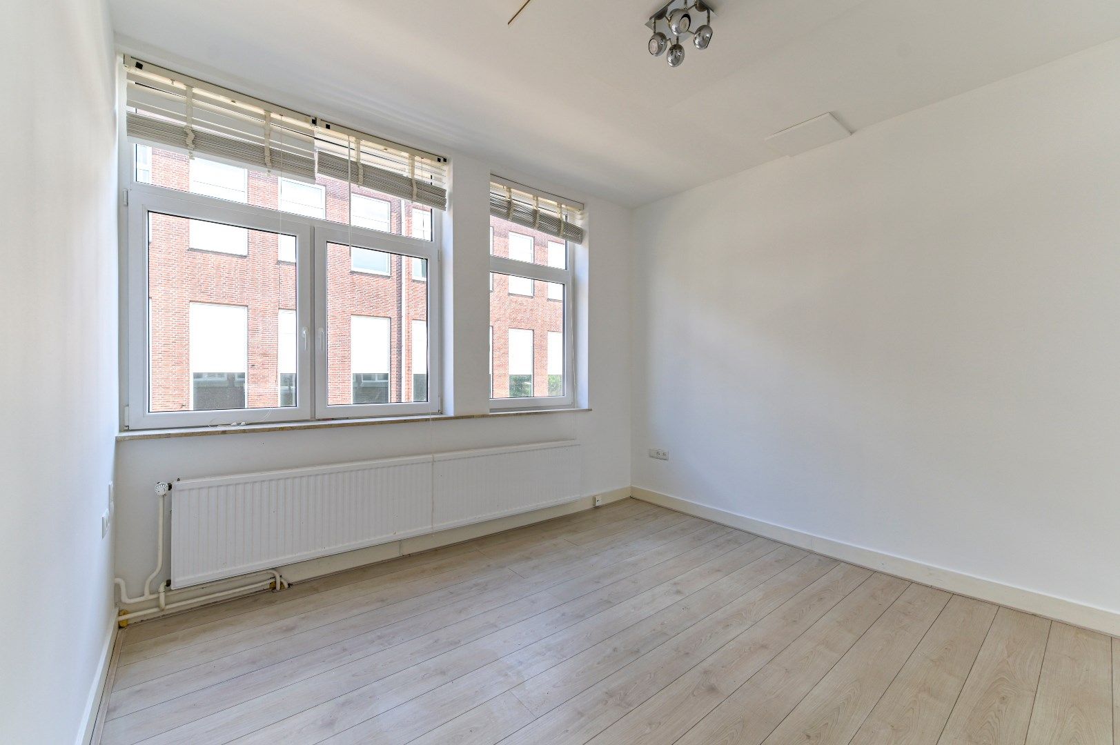 Photo 6 of Nassaustraat 3-A