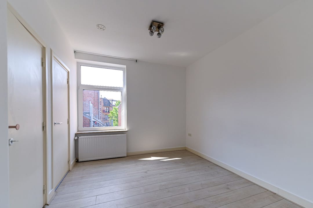 Photo 11 of Nassaustraat 3-A