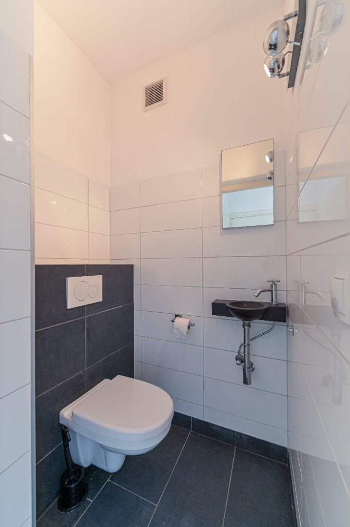 Photo 12 of Nassaustraat 3-A