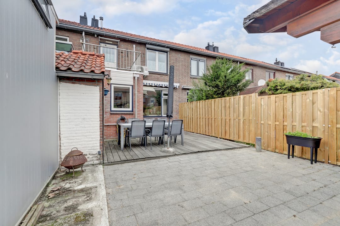 Photo 23 of Prof. Oudemansstraat 22