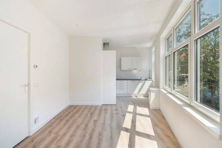 Photo 3 of Willem van Hillegaersbergstraat 135-B