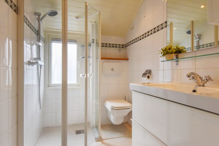 Foto 23 van Valkenaarstraat 117