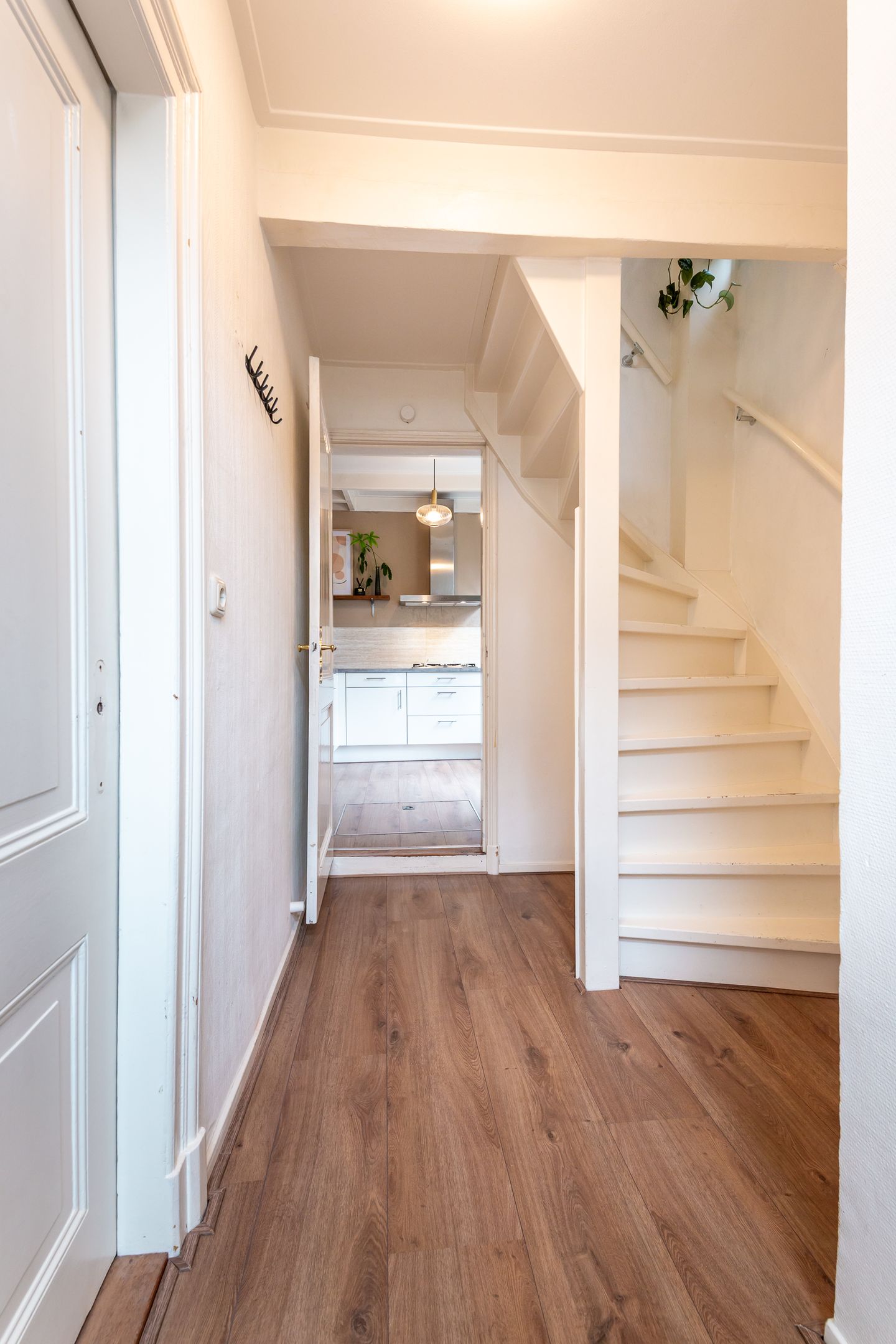 Photo 10 of Bloemstraat 15