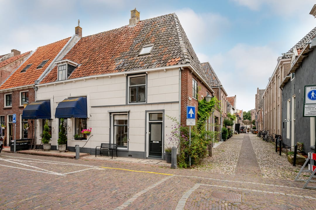Photo 23 of Bloemstraat 15