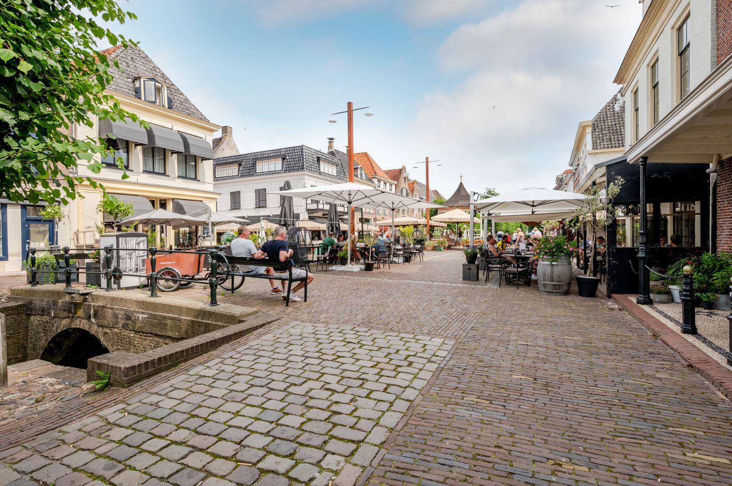 Photo 25 of Bloemstraat 15