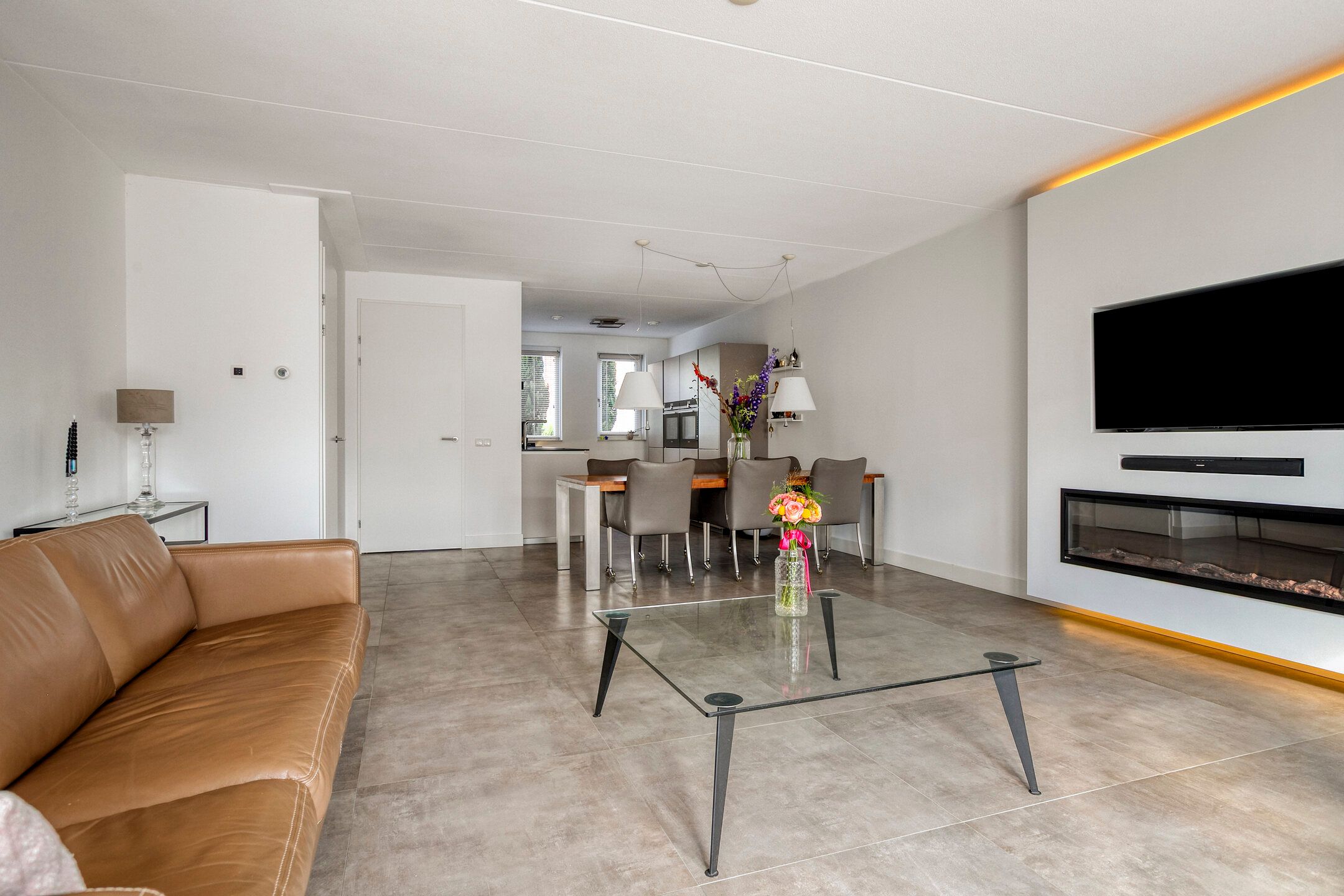 Foto 9 van Bankirai 3