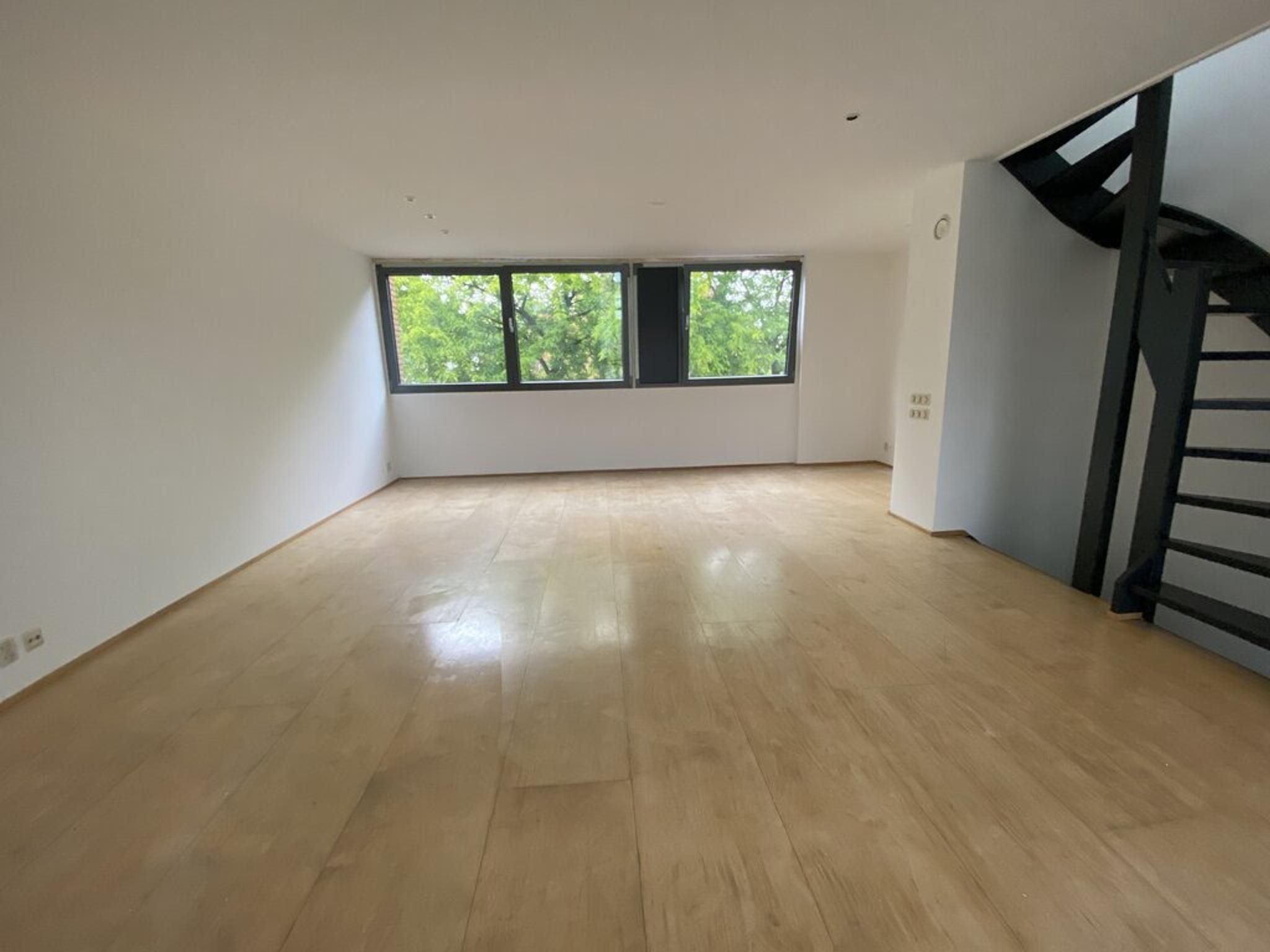 Foto 15 van Valkenierstraat 24