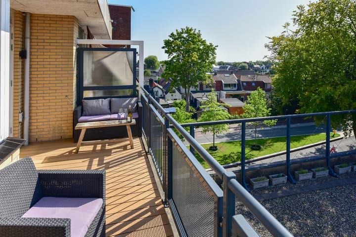 Foto 10 van Amstelplein 97