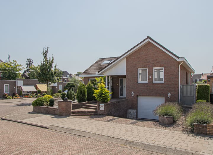 Photo 2 of Prinses Christinastraat 18