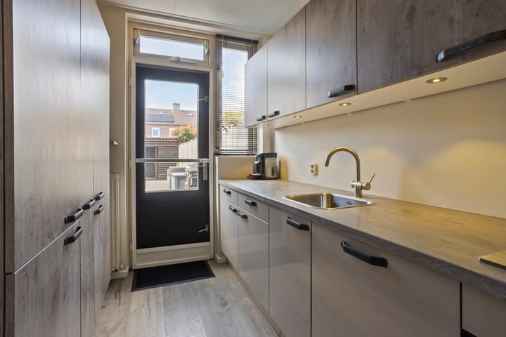 Foto 9 van Zuiderstraat 7