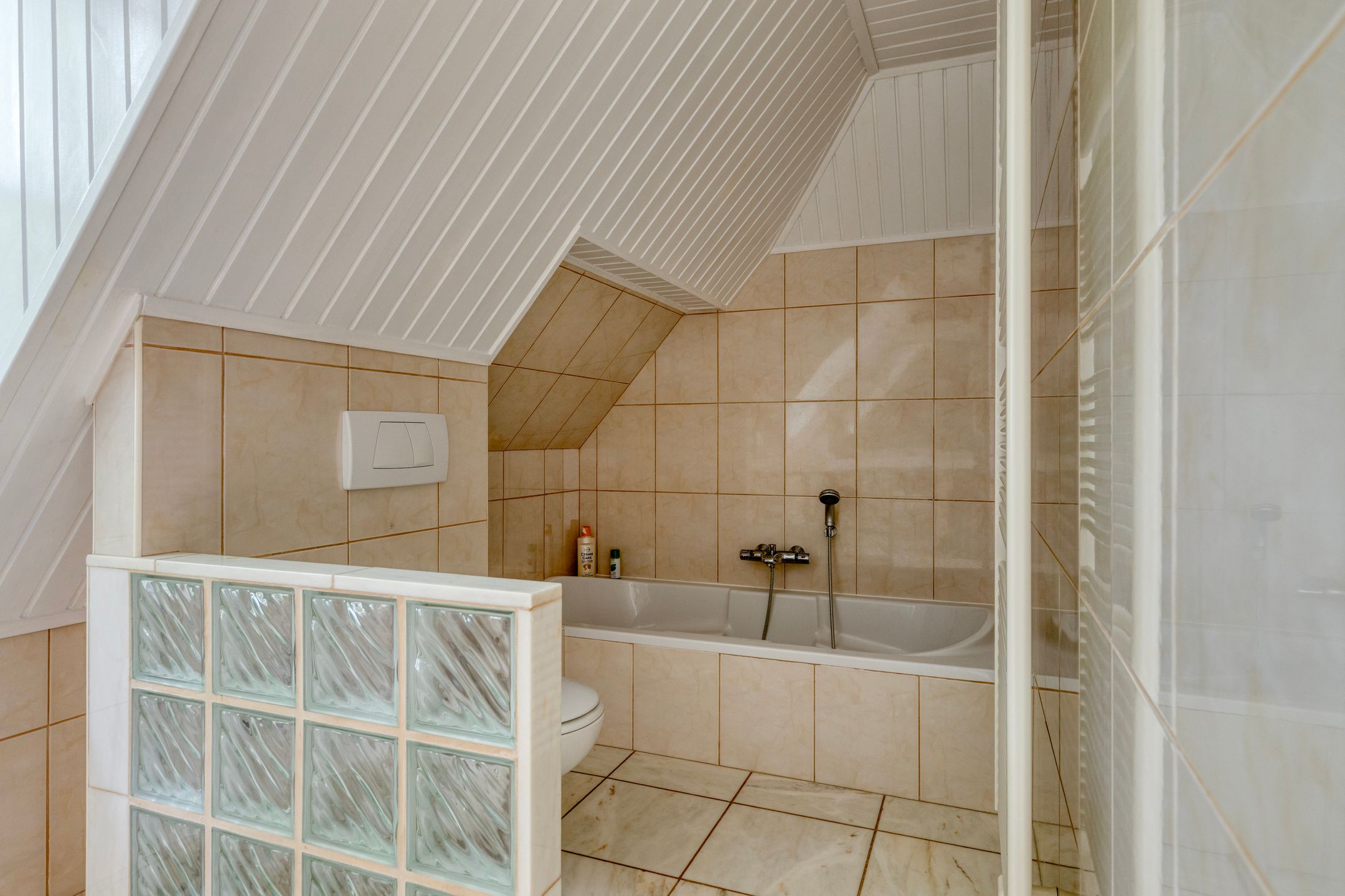 Photo 24 of Spoorpad 25