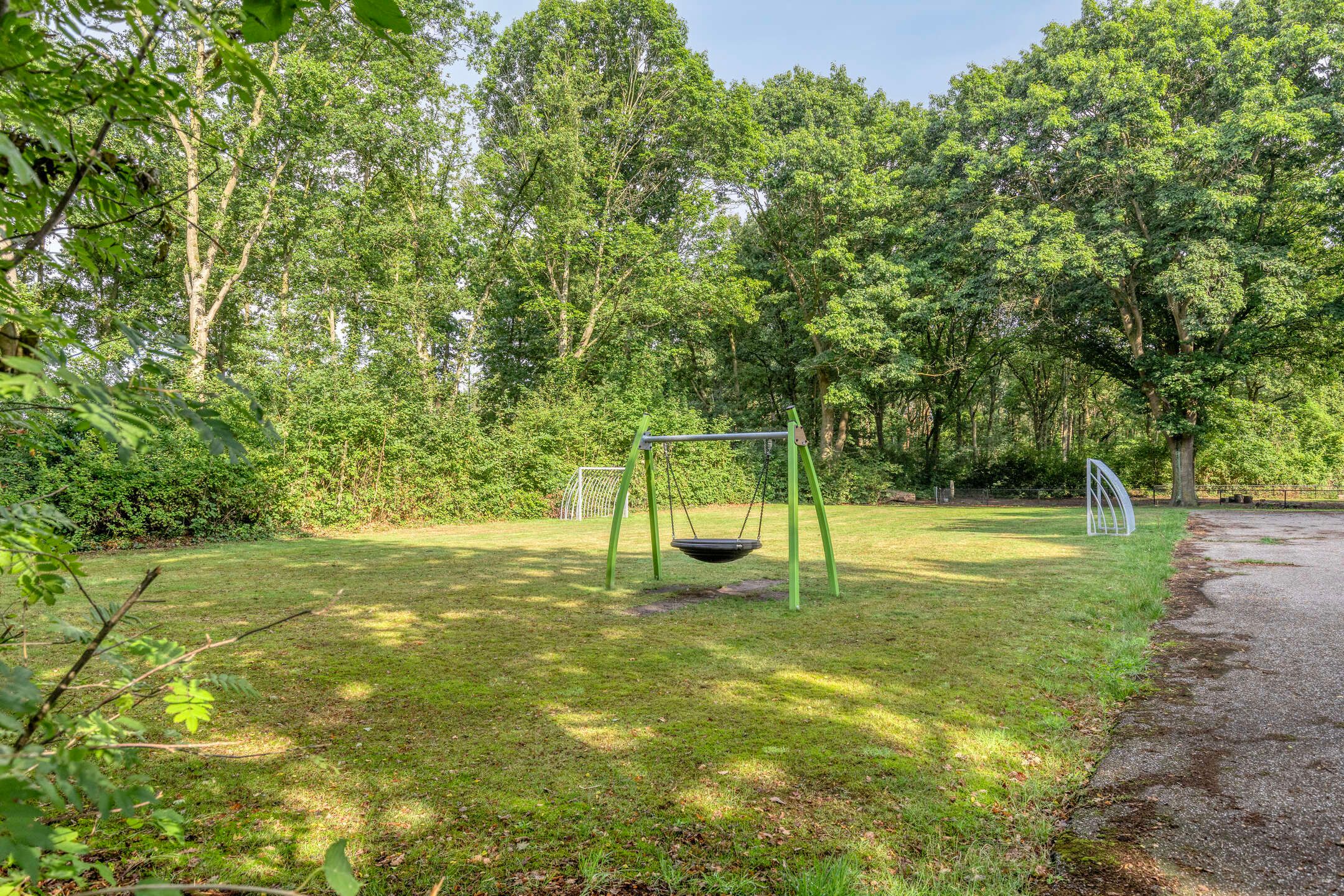 Photo 42 of Spoorpad 25