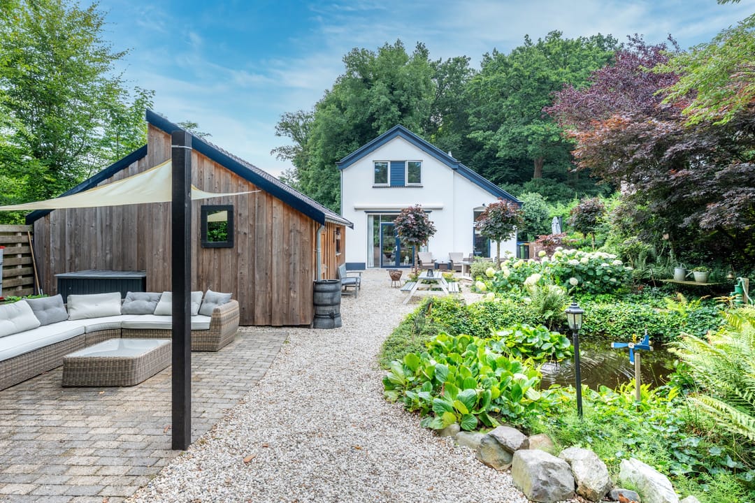 Photo 2 of Bergweg 37