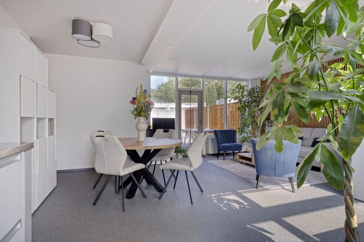 Photo 4 of Moeskroenstraat 24