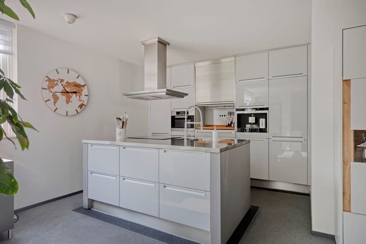 Photo 5 of Moeskroenstraat 24