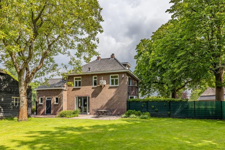 Foto 36 van Legstraat 20