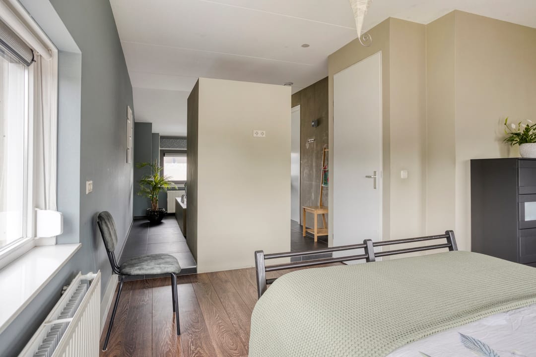 Photo 32 of Amerstraat 2