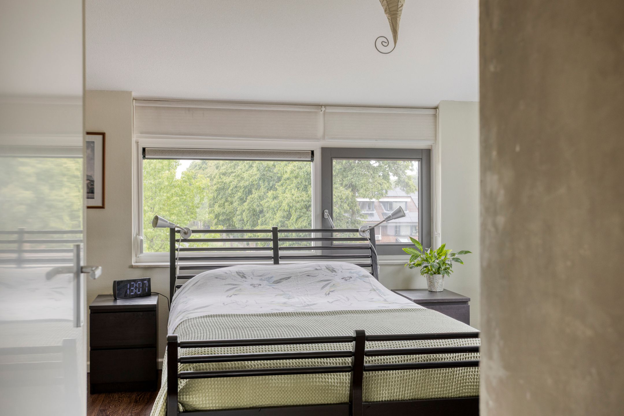 Photo 33 of Amerstraat 2