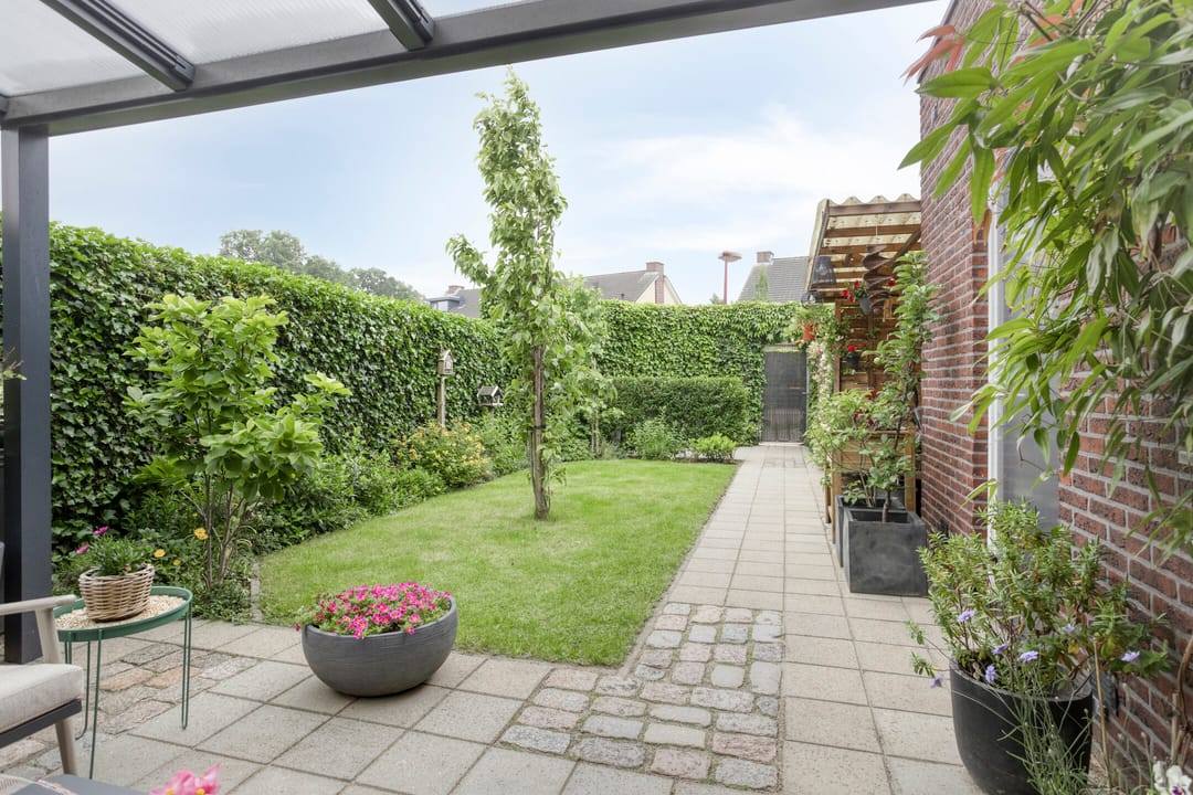 Photo 38 of Amerstraat 2