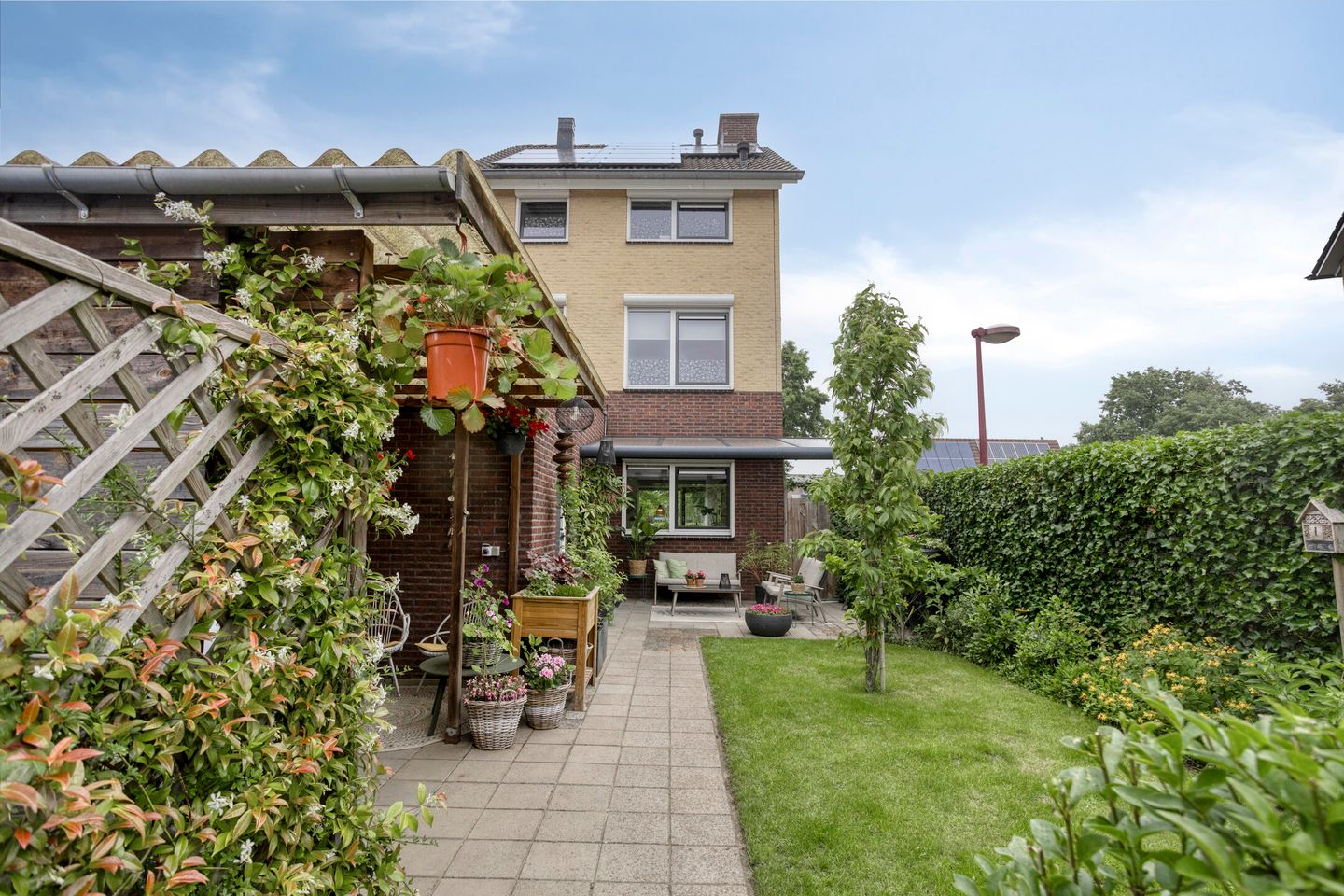 Photo 44 of Amerstraat 2