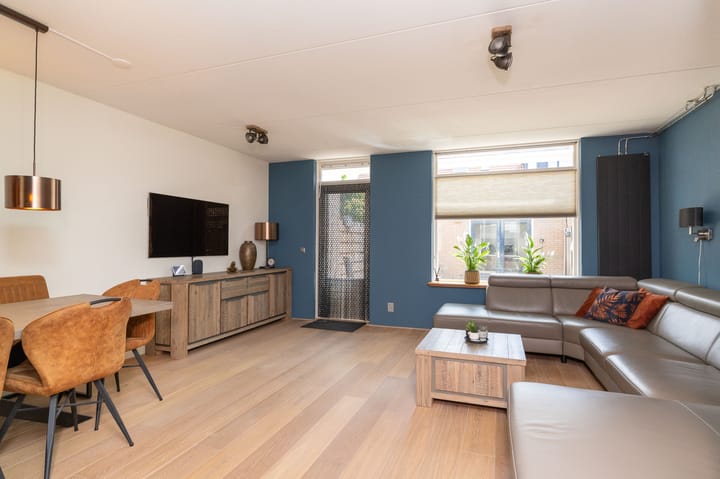 Foto 8 van Henriëtte Roland Holststraat 4