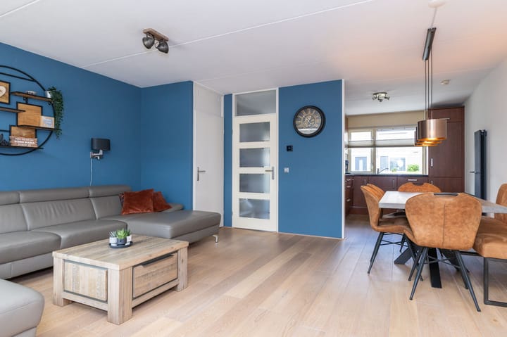 Foto 10 van Henriëtte Roland Holststraat 4