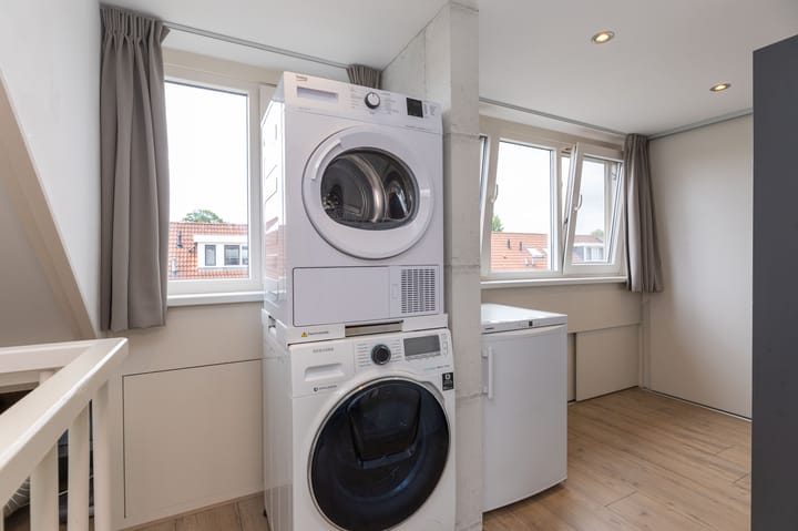 Foto 29 van Henriëtte Roland Holststraat 4