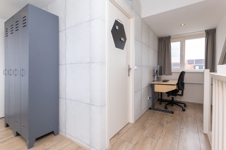 Foto 30 van Henriëtte Roland Holststraat 4