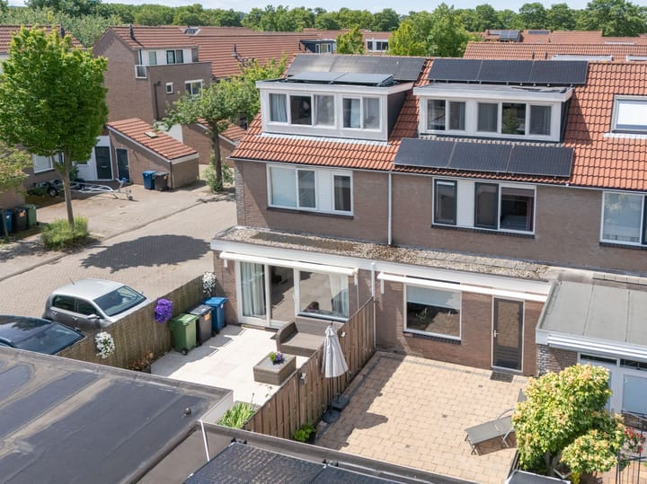 Foto 35 van Henriëtte Roland Holststraat 4