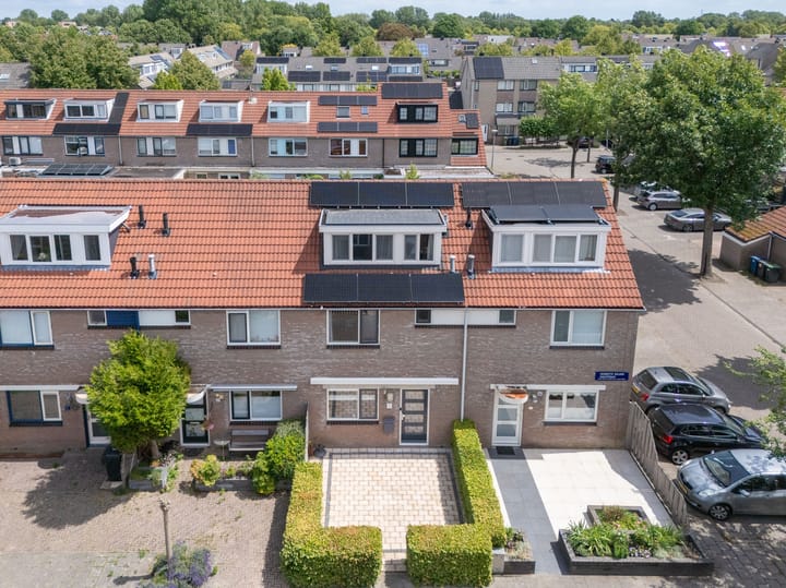 Foto 43 van Henriëtte Roland Holststraat 4